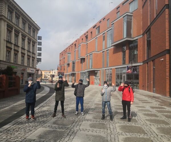 Unsere  Schüler aus haben sich nach einer langen Pause wieder live gesehen.