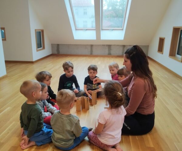 Yoga, Atemübungen und Entspannung für Kinder aus unserem Kindergarten. Wir bedanken uns ganz herzlich