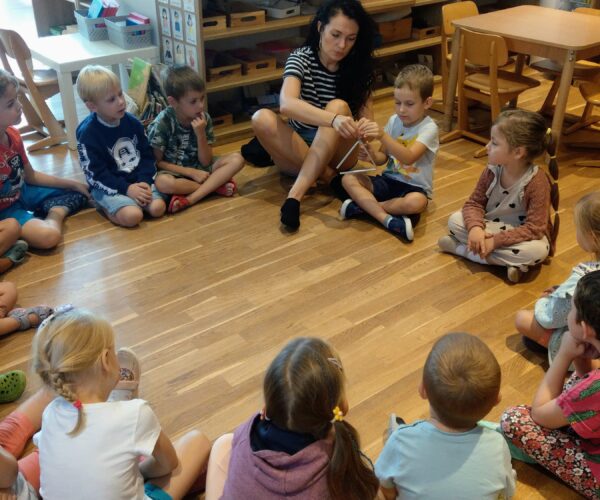 Rythmikunterricht in unserem Kindergarten