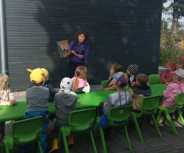 Aktivität der Eltern im Kindergarten.